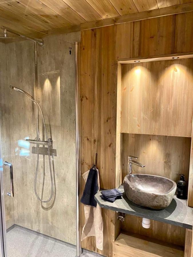 Sauefjoset - Idyllisk Gardstun Fra 1800-Tallet Skjåk エクステリア 写真